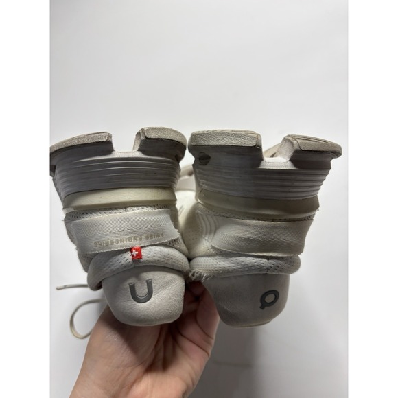 On Cloud Cloudnova 2 Sneakers Mens Size W8.5 Running Triple White Athletic - Picture 7 of 10